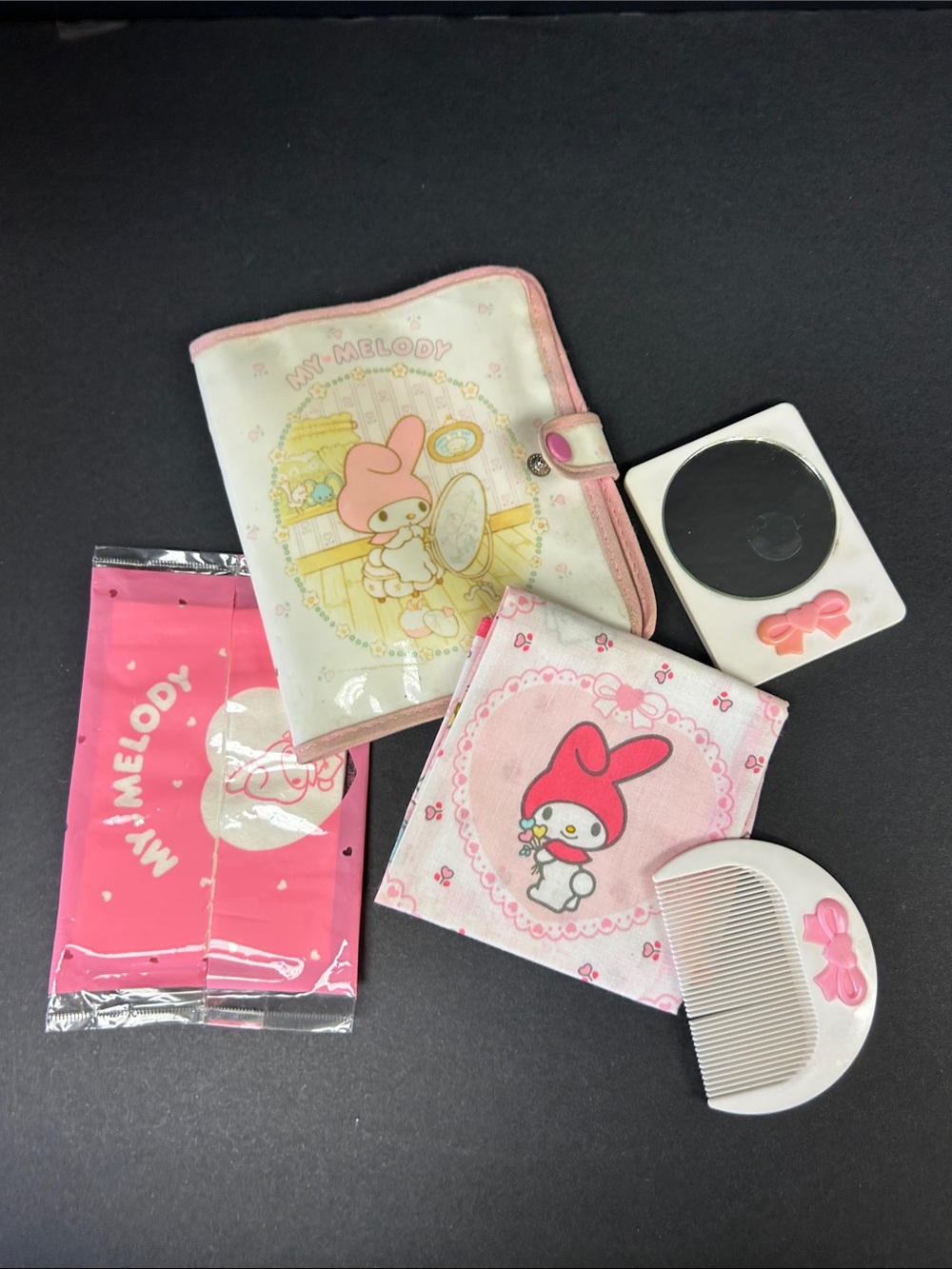 Vintage 1976 SANRIO “ My Melody” 5 piece grooming set Japan